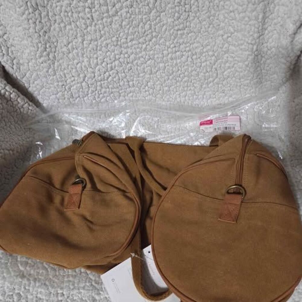 Thirty-one Dare to Duffle vintage maple nip